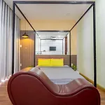 Lá Hotel