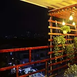 Lá Hotel